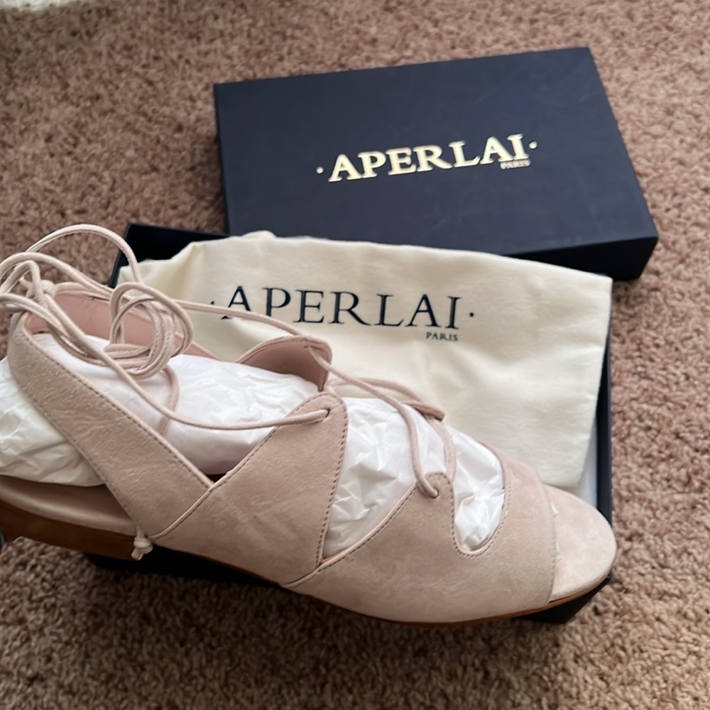 Aperlai Sandals